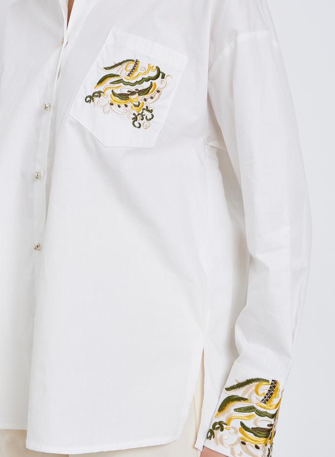 ستايلي بلوزة واسعة بتفاصيل مُطرّزة مع أكمام بأساور - Image 3